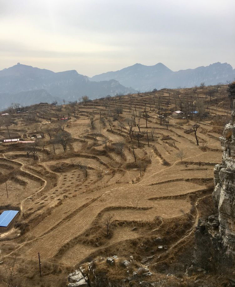 涞水|穿越高山和人群，涞水黄土顶—大北顶—大寨顶徒步旅游