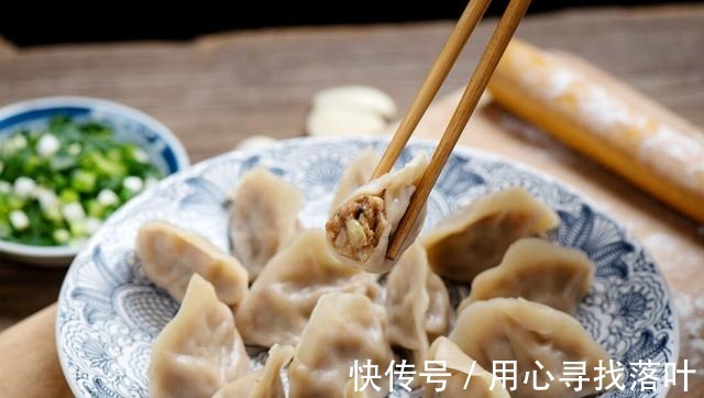 口感|饺子好吃在调料，调料时可以多加一样，味道好吃口感佳！