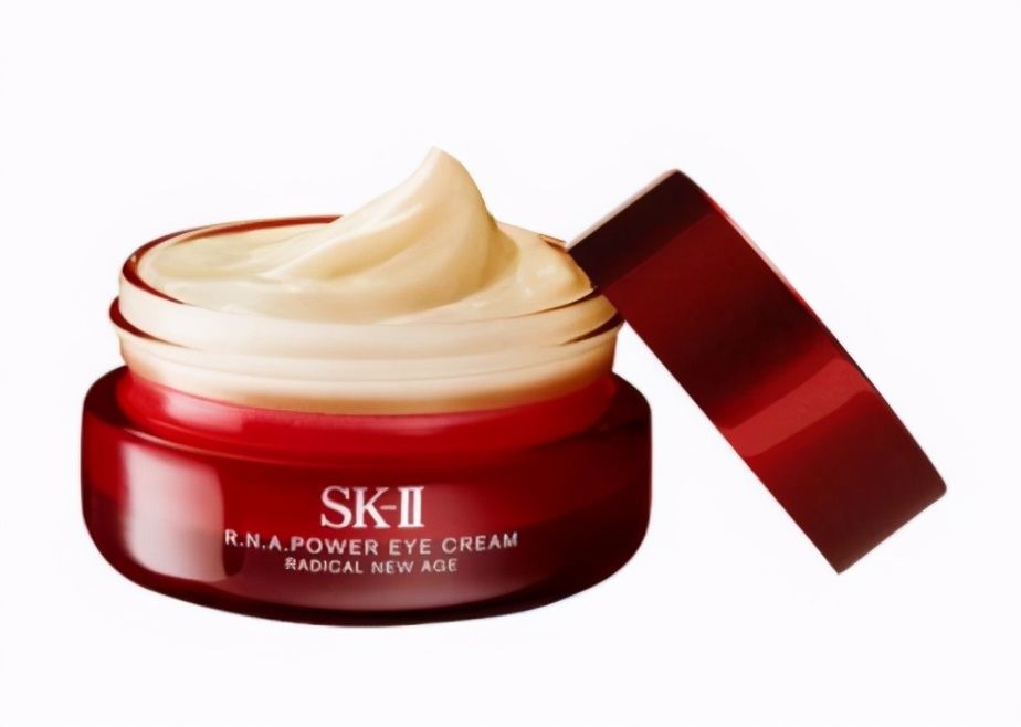 滋润眼霜推荐：有效淡化黑眼圈、消肿提亮眼周肌肤的效果不错