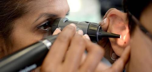 男人|男人衰老的标志2处会变大,2处会缩小,占一个,说明你真的老了