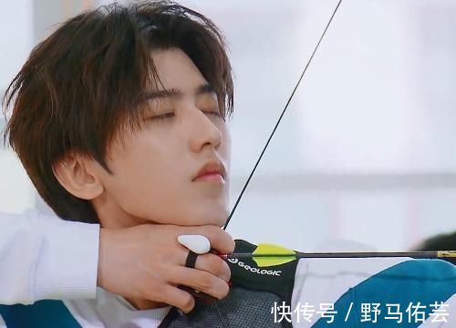 陌森|蔡徐坤苦練射箭終奪冠，誰注意baby做啥？“陌森姐弟”不會讓人失望！
