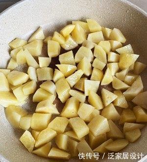 红烧土豆吃腻了，送您可乐土豆，做法简单，美味下饭，吃不够