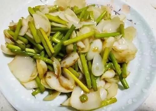百合花|提醒大家：失眠最怕吃这菜，睡不好的人要多吃，晚上吃一盘，睡到大天亮