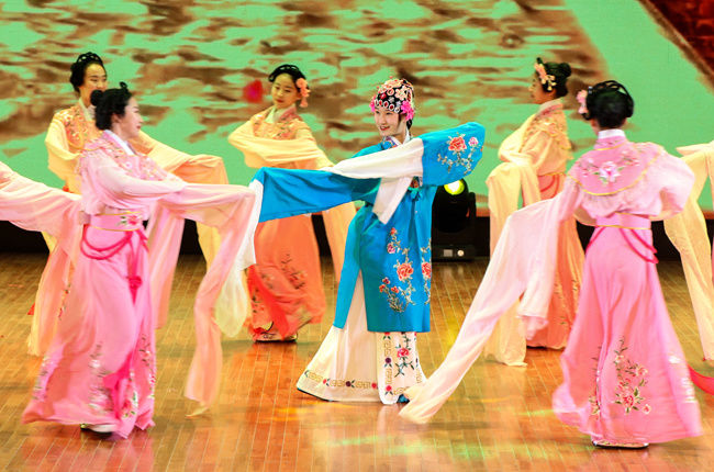 年轻人|宁夏银川：“圈粉”年轻人 老戏曲唱出新生命