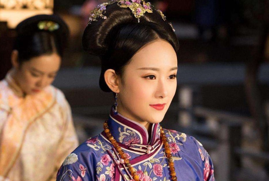 妃子|为何古代妃子走路身边总会有人搀扶，其实是为了显摆身份