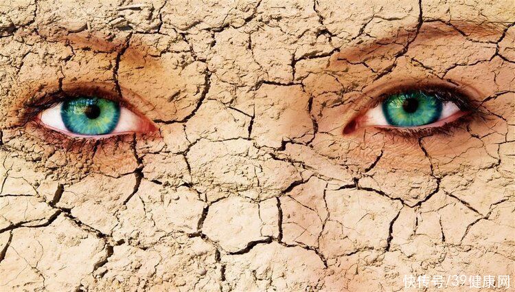 口渴|多喝水未必有益健康！重点强调：3类人喝太多水会伤身，别使劲喝