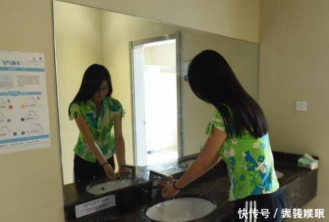 痛经|女生来月经时,要记得“两洗、三不洗”,子宫也许会感激不尽