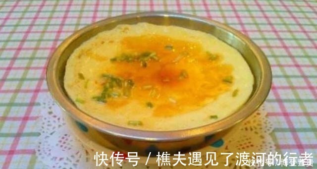 蛋羹|蒸鸡蛋羹应用凉水还是温水？学会这一招，出来又滑又嫩无蜂窝！