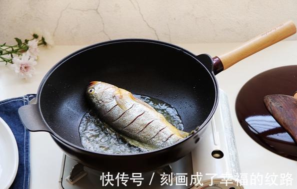 让鱼更“鲜”的做法,加块它一起炖,营养翻倍,一点都不腥