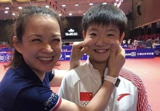 伊藤美诚|孙颖莎东京奥运爆红！视频采访回击伊藤，大头、小胖，她选谁？
