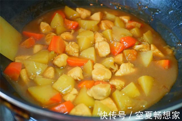咖喱汤汁|过年囤货，我家一定买这种酱料，不到十元能吃三次，做盖浇饭很香