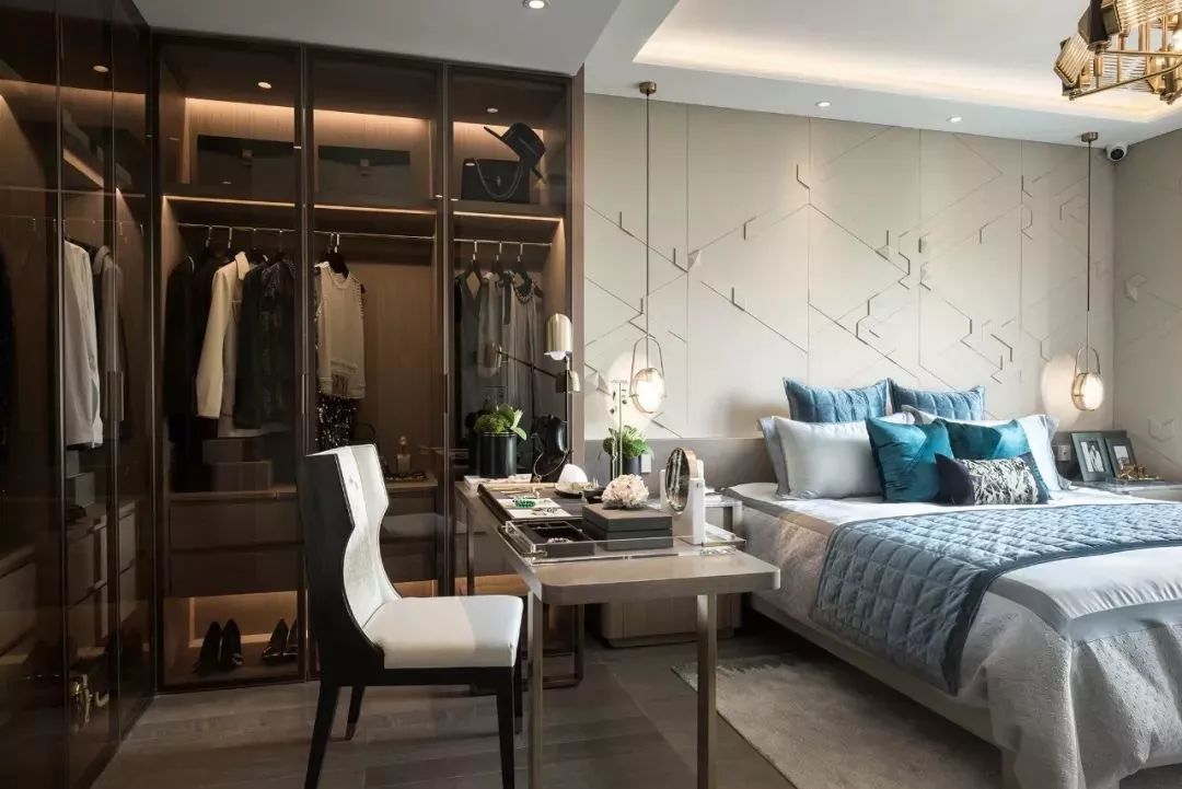 利用率|还在买衣柜现在流行“挖墙”装衣橱!