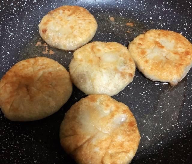 好吃|牛肉馅饼,和馅时里面多加一物,好吃还不腥