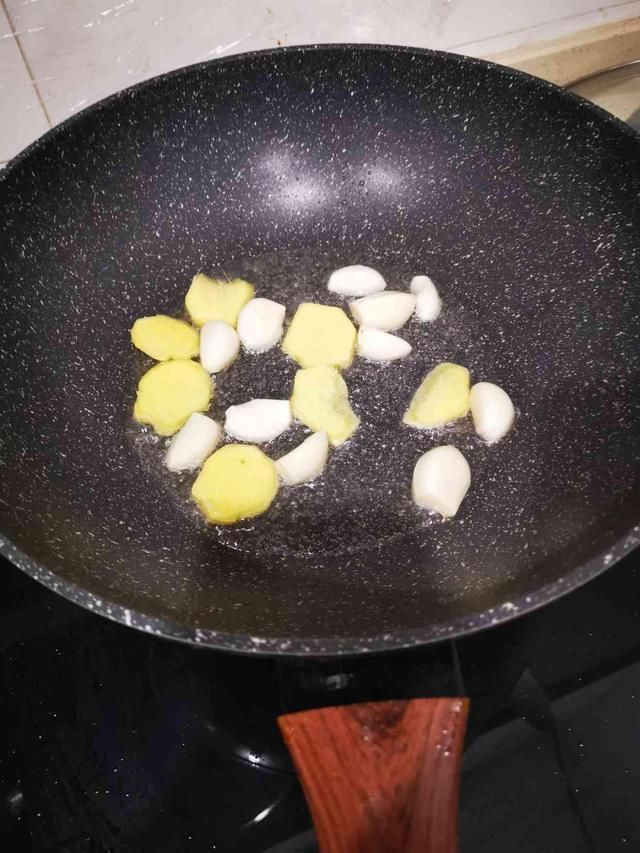 鱼腥的天敌被发现,做鱼时一定加它,鱼肉更鲜嫩无腥味