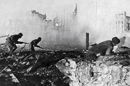 小国|欧洲最狂的弹丸小国，仅有200名民兵却敢向中国宣战，1个月后被灭