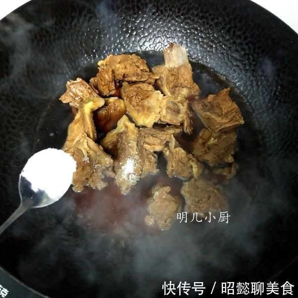 腌渍排骨|排骨这么吃,还是第一次见,揭开锅盖那一刻,全家人吃嗨了