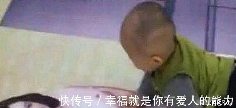 孩子|儿子在超市地上趴着不起来，知道原因后，爸爸瞬间泪目