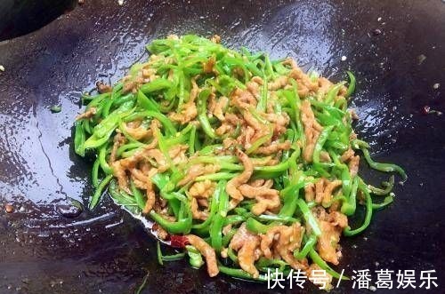 不管炒什么肉,万万不能直接下油锅,多加这1步,更香更嫩滑