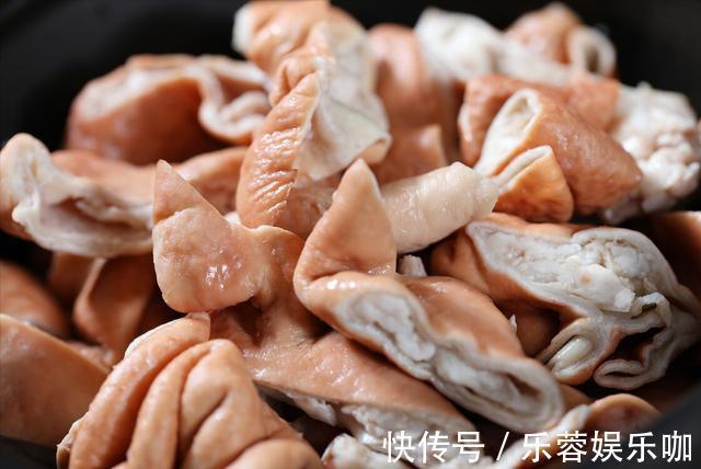 猪大肠|清洗猪大肠，30年老师傅教你技巧，干净无异味，吃起来更放心