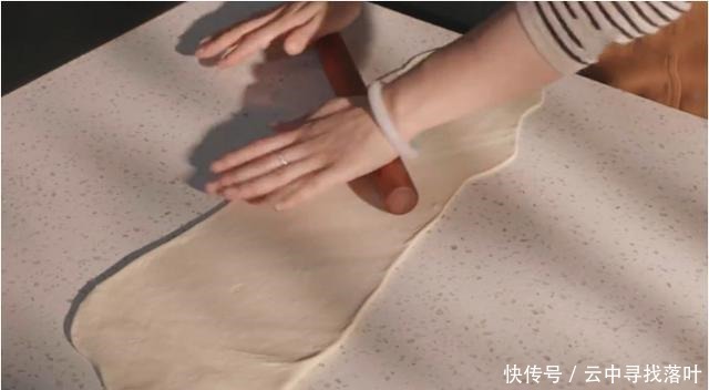 咸甜|麻酱火烧有咸甜两种口味,吃法差异竟然这么大,要不来试着尝尝!