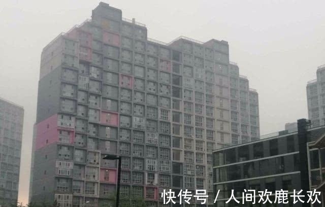 王永红|地产大亨欠下800亿的巨款，带走61亿和明星女友，亲爹去世都不管