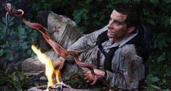 为什么贝爷不愿再录《荒野求生》了,了解他的经历后就懂得了!