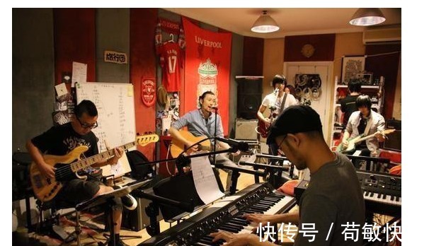 9位被遺棄的歌手抱團(tuán)上了檔綜藝，他們喚醒了觀眾的耳朵