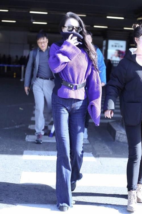 今年春天火了一种穿法，叫：“毛衣＋喇叭裤”，复古时髦有女人味