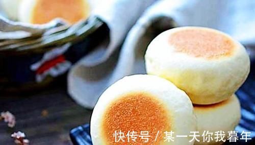 早餐饼|做这种饼不加一滴水，不含添加剂，松软香甜，大人孩子都爱吃！