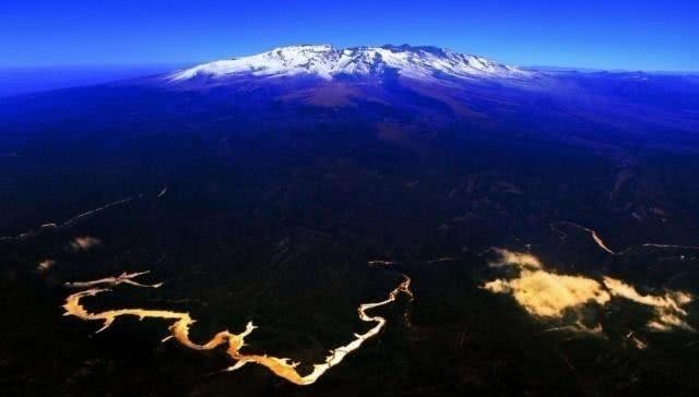 斩尽|朱元璋命刘伯温斩尽天下龙脉，到长白山后为何撒腿就跑？刘：想多活几年！