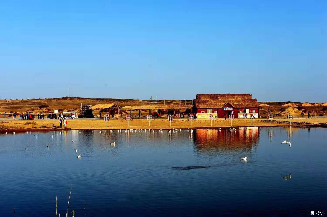 沙漠湖泊居延海