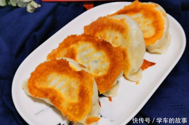 早餐在家吃实惠,一锅煎包只花5块钱,全家人吃得饱饱的,真香!