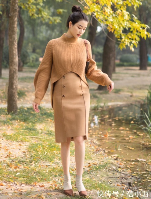 半身裙|新年不要穿得太老气,学博主这样穿针织衫,打造时尚高级感!