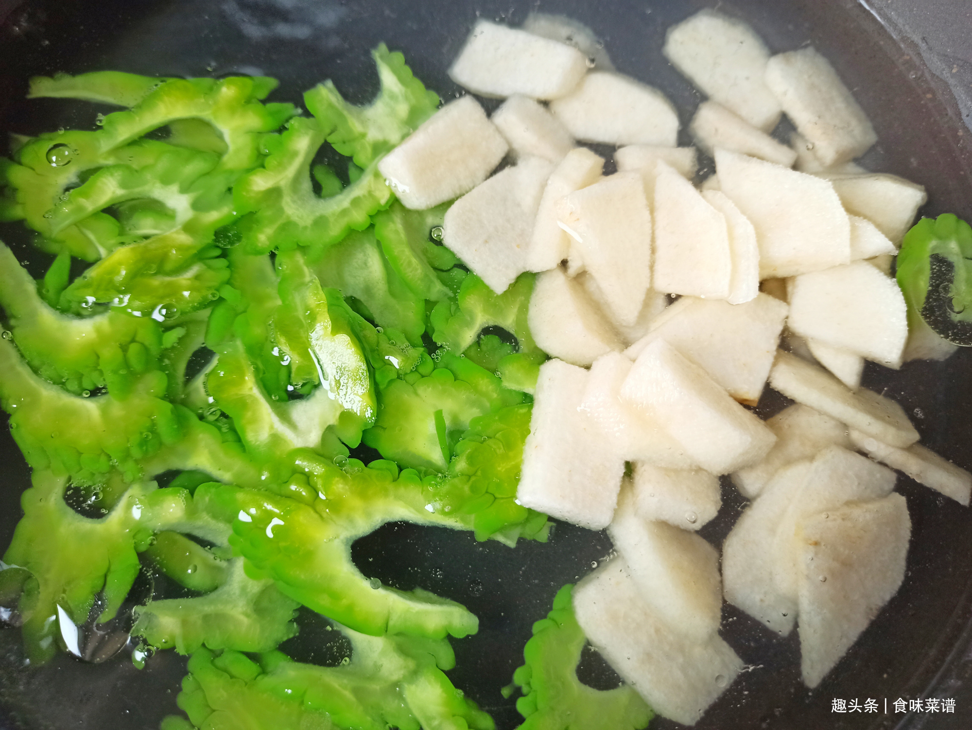 三伏天养生，建议每天吃点清淡的，教你3种家庭小炒，健康度夏天