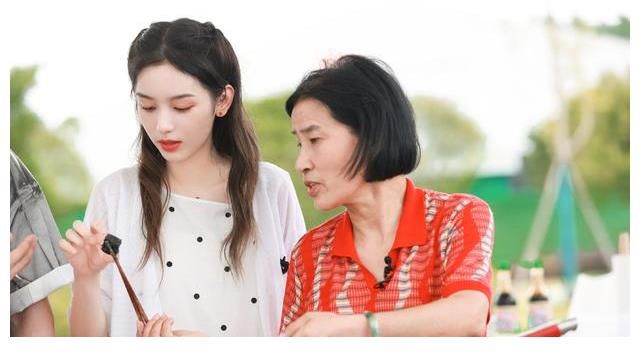 尹食堂|“小白”變“大廚”，《中餐廳》也搞起養(yǎng)成路線(xiàn)了？