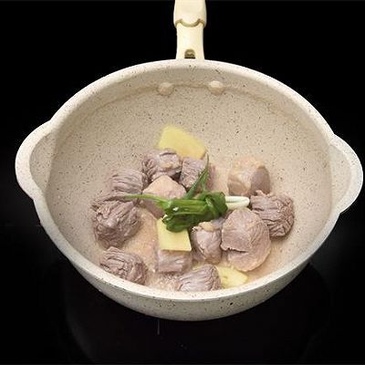 萝卜煲牛楠