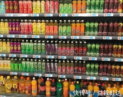 家长们|孩子在超市里打碎一盒鸡蛋,店员要求10倍赔偿,母亲的做法被称赞