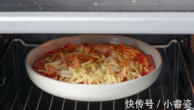 鲜虾|剩米饭别浪费,加些料烤一烤,色彩缤纷,奶香浓郁,孩子们抢着吃
