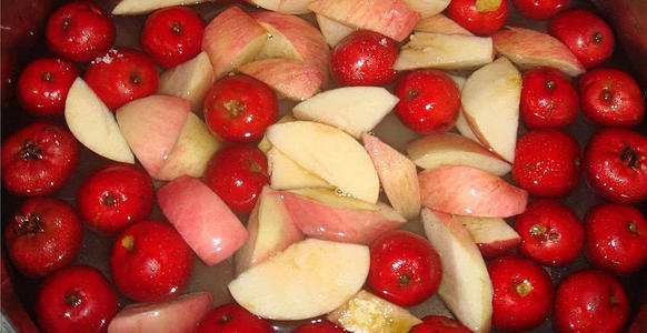 苹果|要想宝宝脾胃强健吃饭香,两种水果煮水喝,个头蹿得也快