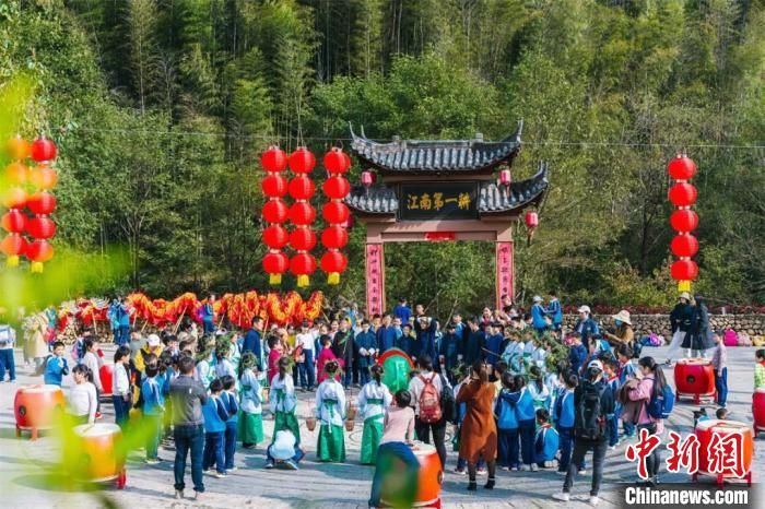 鞭春牛|千年习俗衍生新玩法 浙江衢州举办“云上·九华立春祭”