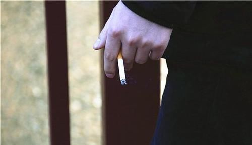 50岁后如何增强骨密度? 骨科医生告诉你具体做法，壮骨防疏松