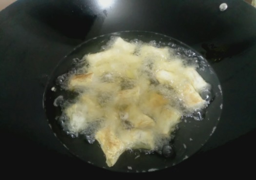  我家三天两头就会做，外脆里香嫩，既可做早餐又能当零食，太香了