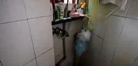 客厅|一家四口住豪华别墅,却只能睡客厅打地铺,设计师爆改15㎡变6房