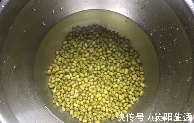 湿气|绿豆和它一起煮，每天喝1碗，赶走湿气，皮肤白皙气色足，腰细了