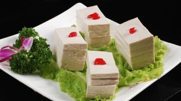 买豆腐时,2种豆腐不要买,商贩透露:自己都不吃!