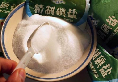 垃圾食品|几种你爱吃的食物,其实都是垃圾食品有面、有汤,还有午餐肉