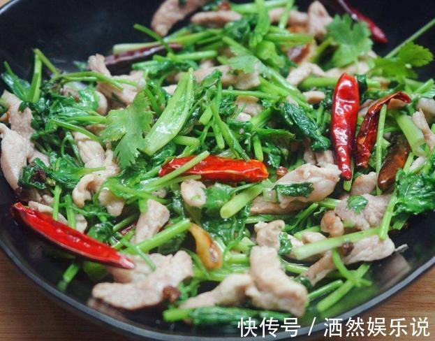 香菜吃不完,婆婆用这种方法保存,香菜新鲜脆嫩,放一年都不会坏