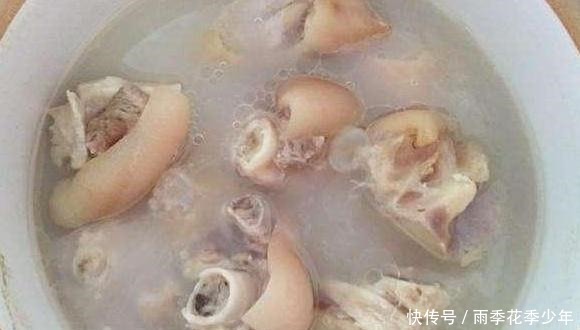 炖猪脚,第一步千万别先焯水,很多人都弄错了,难怪猪脚炖不烂