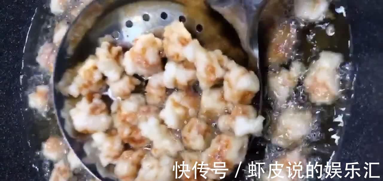 传统溜肉段的做法,外酥里嫩咸香适口,老幼妇孺皆被“通杀”