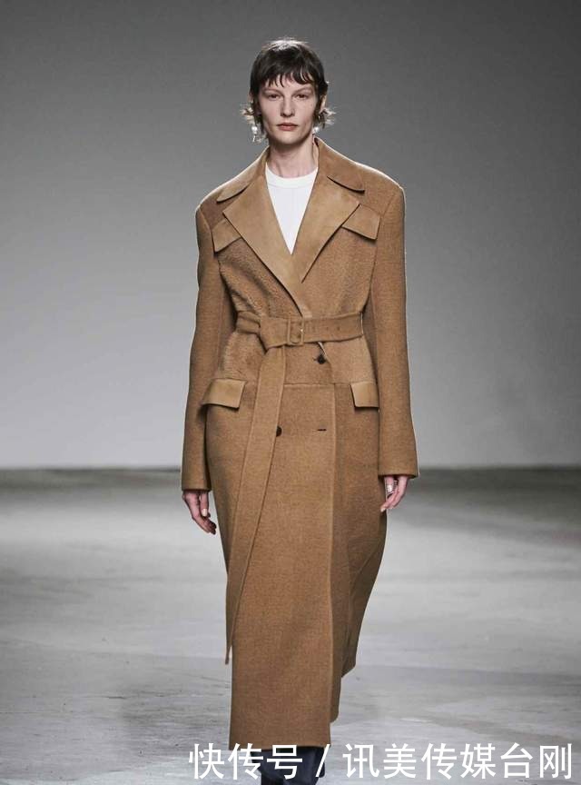 颜色不会搭?绿色特别又好看!潮流搭配7个分析:其它色照做就行